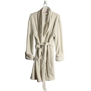 La Vie En Rose Women's Ivory Plush Ribbed Robe